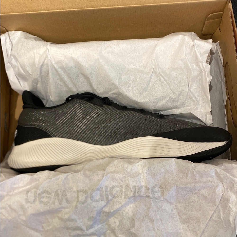 New Balance Shift - Picture 6 of 8